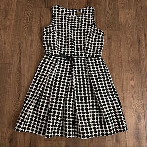Taylor dress Sz 12 silk blend polka dot pleated with pockets